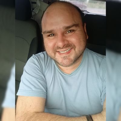 Fortunato Paredes Ramos.
Culiacán, Sin, Mx. Aries ♈ Culichilango.
Amo el café ☕, chilaquiles, chocolates, nadar y yoga.
Loco de la idea de arreglar el mundo.