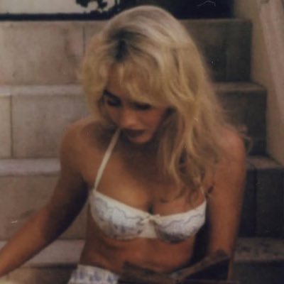 Sabrina is a Gilmore (confirmed) fan account based in MX 🇲🇽