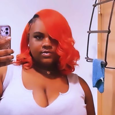 OnlyKiyKiy's profile picture. 