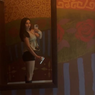 andreaxescalona's profile picture. be kind & spread love