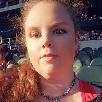 38, Aunt and Great Aunt to many amazing nieces and nephews, dog and cat Mom and a Stay!