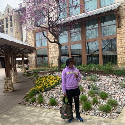HeziT349177's profile picture. 