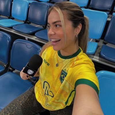 falo sobre tudo e eu amo futebol vai lá no meu insta