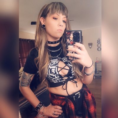 tahneelane's profile picture. 👪 Mom. 📷 Photographer. ✂ Cosplayer. 
🎮 Gamer. 🎧 Fanson. 🔮 Collector. 🖖 Nerd. 
♈🔥🌛🌝🌜✌☯️