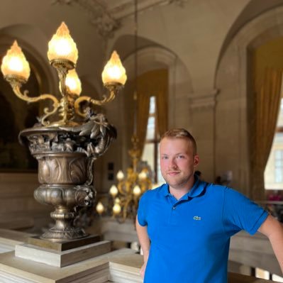 quentin_piquet's profile picture. 25 ans | Passionné d'Histoire et de football Undique Robur 🟢🔴