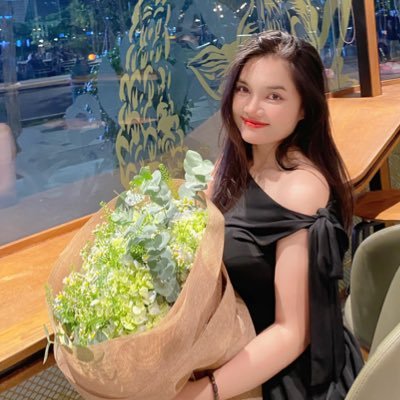 ashleynguyeenx's profile picture. dive in to..my world