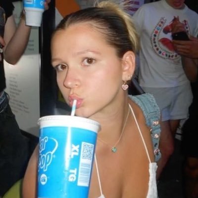 r1gbykardashian's profile picture. •°. *࿐ silky anteater lover 💌