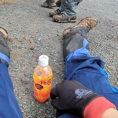 日本に住んでます!
15から、20代です
久しぶりにここに来たら過去の自分のツイートが痛すぎて恥ずかしすぎてタヒにそうです