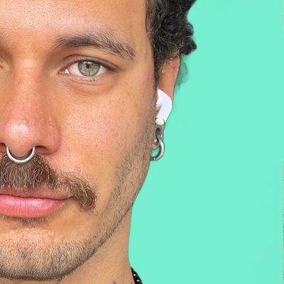 Nudes y tarot 🔮 Profe de Yoga 🧘🏻♂️ Uncut yoga teacher made in Vzla 🇻🇪 Gay | 16 años viviendo con VIH | Activista LGBTIQ+🏳️🌈 Diseño Gráfico y Audio 🎧