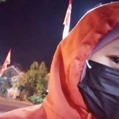 hanifazuhria's profile picture. mixed feelings ✨️