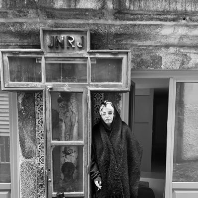 carmenalom's profile picture. 