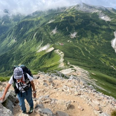 特にオモロいことも言うてませんし、何かに拘ったりもしてないです。時々ジョグ。時々登山。食いしん坊バンザイ!食べ物の呟き多め。