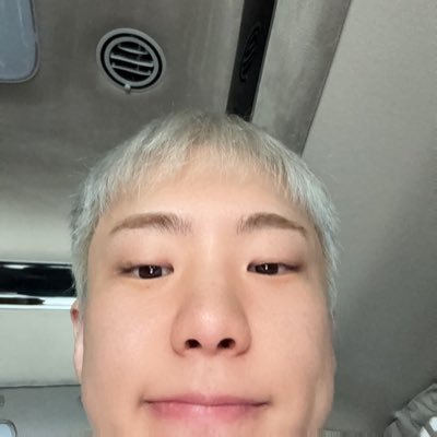 jeongbbong1004's profile picture. ride☁️