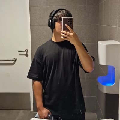 CapoutFR's profile picture. 25, 🇫🇷🇻🇳