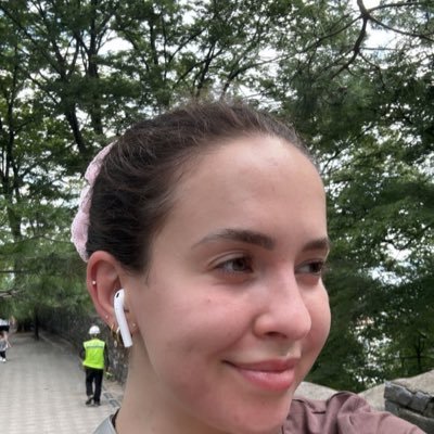Molly4646440220's profile picture. Teach me