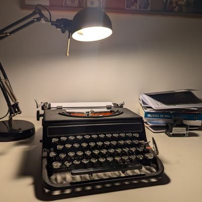 Periodista y escritor. Autor de 'Generación póstuma', disponible en el enlace de abajo. Propuestas ➡️Pablo@escritorfreelance.es.