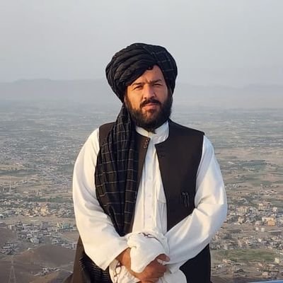 ستا نوم به په شډلو تورو نه ليکم
جوړبه له نرګسو اوګلابو نه لغت کړم.