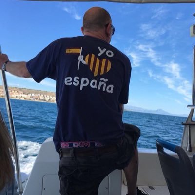 Español. #RCDE 🤍💙❤️🖤🇪🇸. A ratos escribo