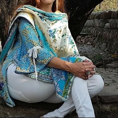 Educated , decent, fun loving Cpl from Islamabad, looking for Like minded Cpl, swingers, hubby love watchng me ❤️ follow my husband on @VampireVenom84 as backup