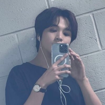 liycin's profile picture. Katanya sastra buat orang kaya, makannya beli jualan gua biar gua kaya.