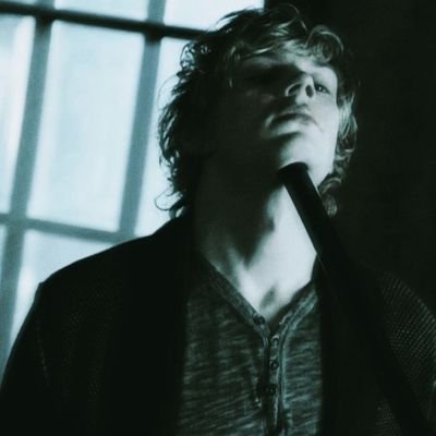 they/them. 90s baby. helaegon junkie. lots of incest and non-con 🪦 🕊️ MDNI 18+