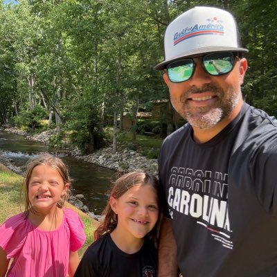 Dad to twins, Hanna & Rylee | Pres, @chiefsportsnet| Host, @gamecocksshow| jbradford@chiefmediaandmarketing.com| @UofSC| Download the Chief Sports App
