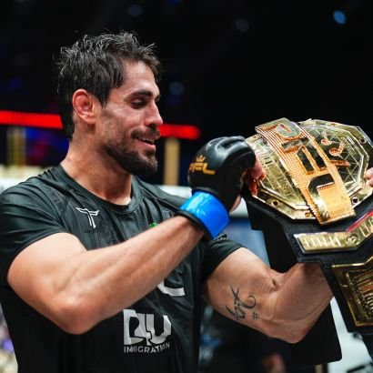 minha outra conta foi desativa!!então me sigam nessa!!
🥊Fã do Antônio 
🏛Fã do Gusttavo Lima!!
