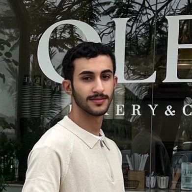 فـنان عُـمــانـي | SQU🎨 **صنعت من لوحتي شعراً كي لا يخذلني الزمان فـ تنمحي.**