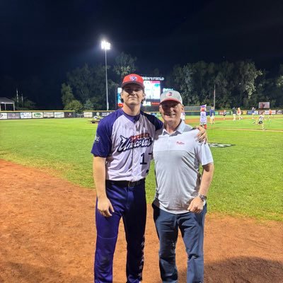 lifelong philly area resident and sports fan. proud husband, father, son and coach. ❤️big 5 hoops. craft beer guy, little league volunteer, baseball watcher.