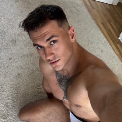 Fitness instructor 😈 Free trials 👉 https://t.co/sddReogvyl