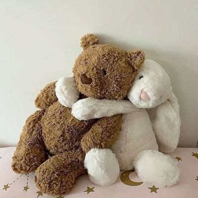 Staram się pisać motywujące i podnoszące na duchu tweety. Pamietaj, że jesteś ważnym i wspaniałym człowiekiem! ♡ ~ she/her • fan account