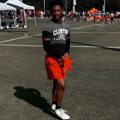 C/o 27 Clinton high school , student athlete outside linebacker ❤️🩹 5’11 185 LBS montariobraden626@gmail.com/ #: 601-991-5726 (40 yard dash “4.6” ) 3.0 GPA