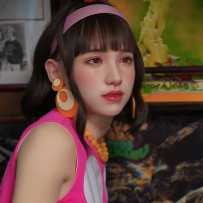 Foxtrot Records代表。レコードコレクター •オーディオ好き •アナログシンセ好き •等身大ドール&ドールヘッドコレクター •海外サッカー好き。39年前永野護、R.ディーン経由で70年代欧州プログレッシヴロックに傾倒、その世界観を絵画、写真、絵本、イラスト、ドール等に見出す事を至上の喜びとする変わり者