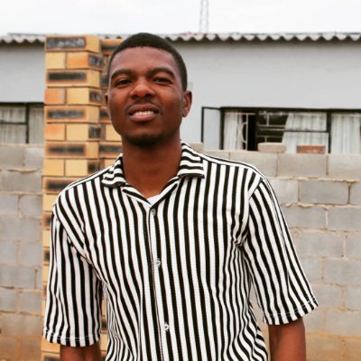 realprof22's profile picture. 