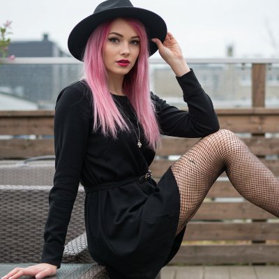 One-legged lesbian nuisance. Wrestling blogger. Writer. Frozen pizza connoisseur. Discord: onelegbrynn … DMs are open.