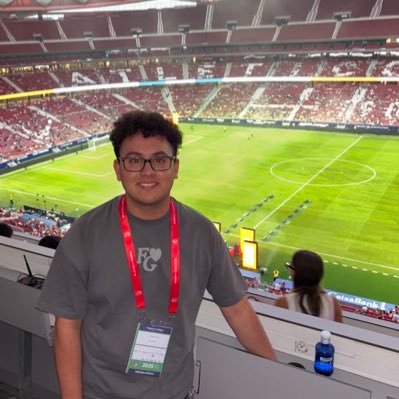 ✍️ Redactor en @estoesatleti
ℹ️ Redactor jefe del @Atleti en @_goldeoro_es
✉️ adriansierra.gdo@gmail.com