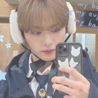 vee 𝄞⨾𓍢ִ໋🎧ྀི |edtwt (@lino_ocals) 's Twitter Profile
