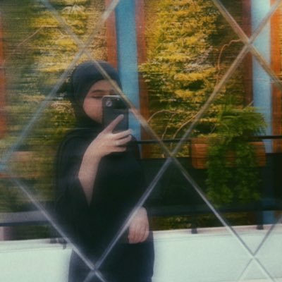 MoonR460's profile picture. Proud to be Muslim ~ ¡Hala Madrid! y nada más ~ Madridista Girl “90 MINUTI EN EL BERNABÉU SON MOLTO LONGO”🤍 HxH, Bleach, Haikyuu