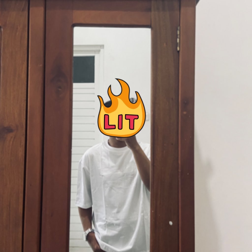 badsideofsar's profile picture. 