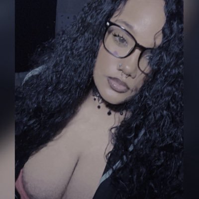 🥀Introverted Recluse👽 Southern Belle🌻2D/3D animator/Artist 🖼️ Esports Manager at @procasualesport 🏆TO 🎮FullSail (BA/MA-Game art)🧑🏾🎓Musician 🎹FGC👊🏽