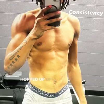 hellejayy's profile picture. 