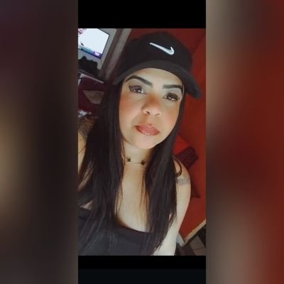 sem fazer barulho,sem contar nada,sem me gabar de nada,discreto se vive melhor 🫰🤍