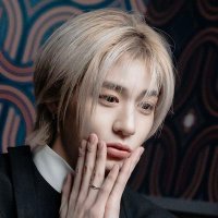 Julyzn (@1d00r___) 's Twitter Profile