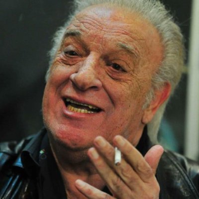 Fanatico de la Acade
Basilista de todo corazon
Argentino
Fundamentalista del mate