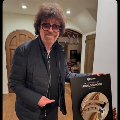 The Official Page of Jeff Lynne and Jeff Lynne’s ELO