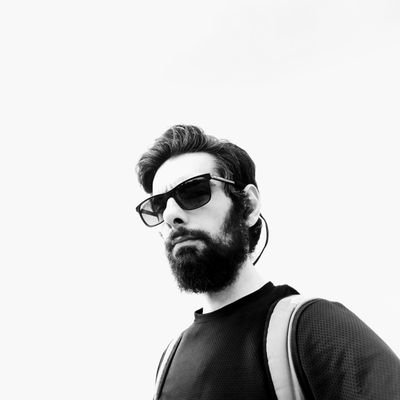 Dinî'nizi iyi araştırın Aksi halde yaşadığınızı Dini (İslam) Zan edersiniz. Ömer r.a.
Tevhid, Sunnet, Şeriatçı, Selefi Hanbeli.