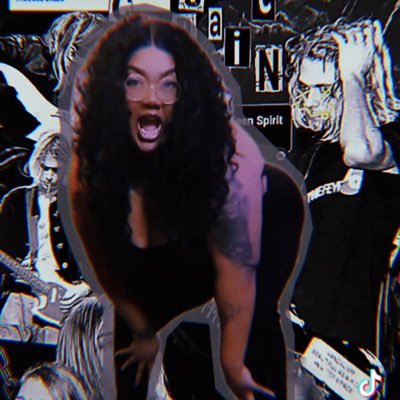 beautifulmaelee's profile picture. your favorite plus size freak 😏