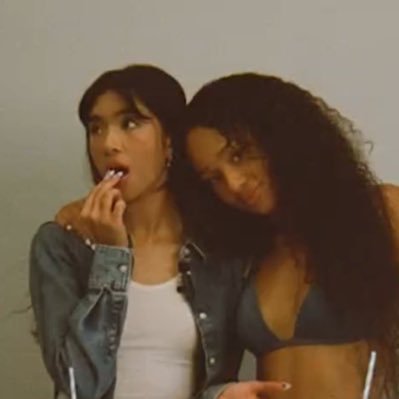 ᓚᘏᗢ⁶ for the katseye grannies Manon and Sophia ༄ that eyekon who won’t stfu about Avantika ☀️🧸 ✨