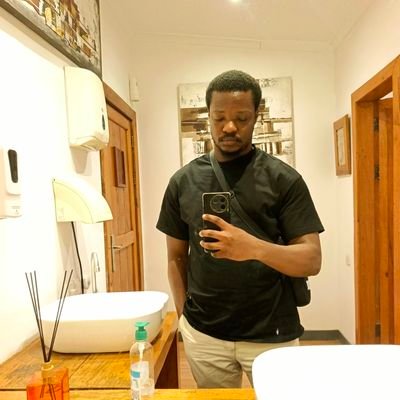 Ɣeyiyi sesẽwo me noa anyi tégbé o, ame sesẽwo koe.
Ghanaian | Santa | Speech & Language Therapist (SLT) @slt_stripes | Poet | Artist | INTERISTA | amore fati