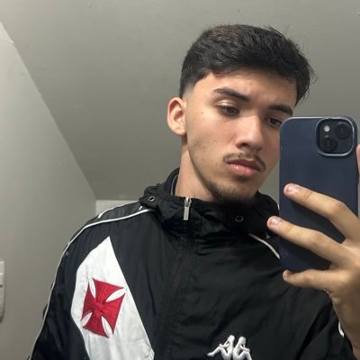 Torcedor fanático do Clube de Regatas Vasco da Gama, O primeiro campeão continental do Mundo.
